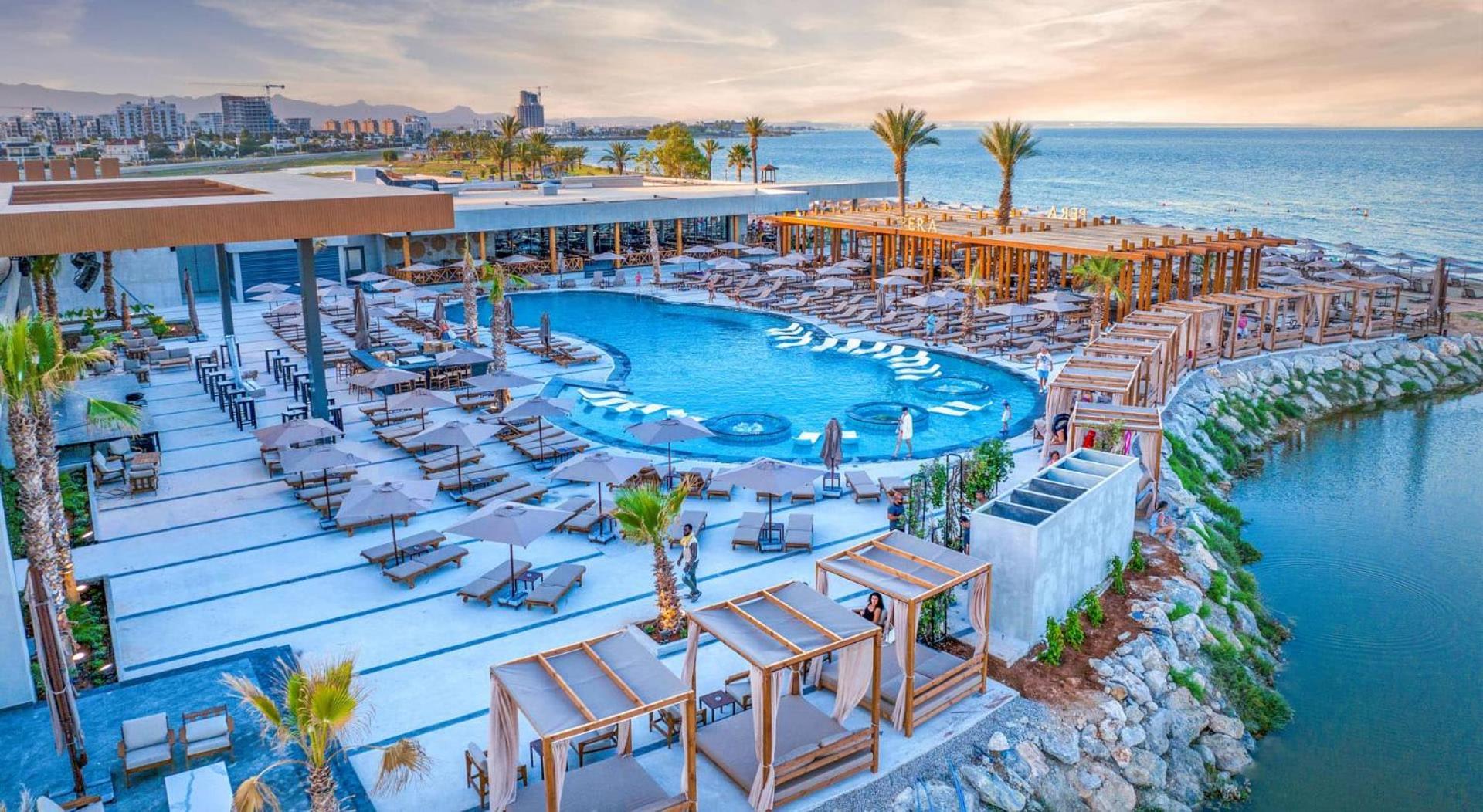 Grand Sapphire Resort & Casino Trikomo Exterior photo