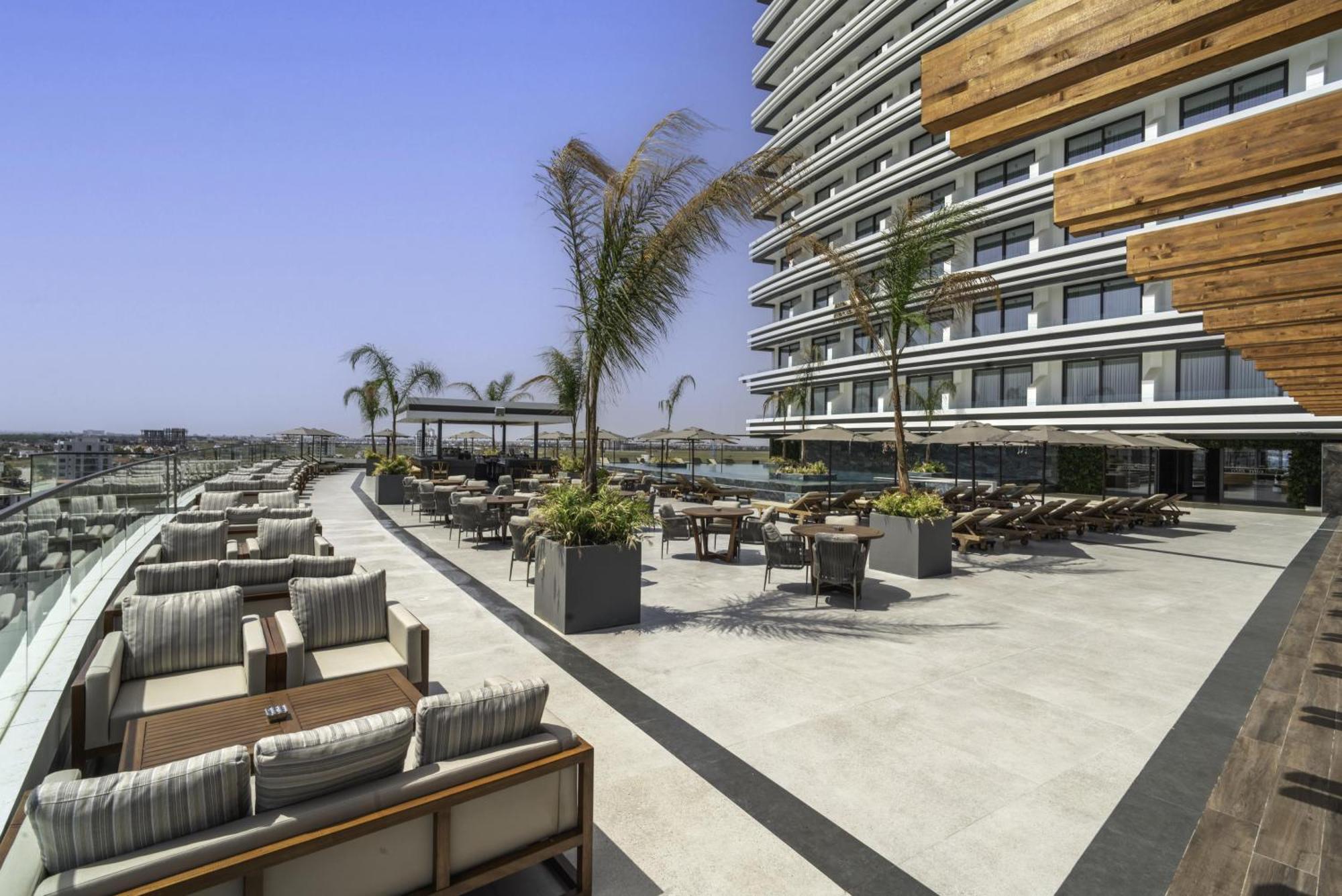 Grand Sapphire Resort & Casino Trikomo Exterior photo