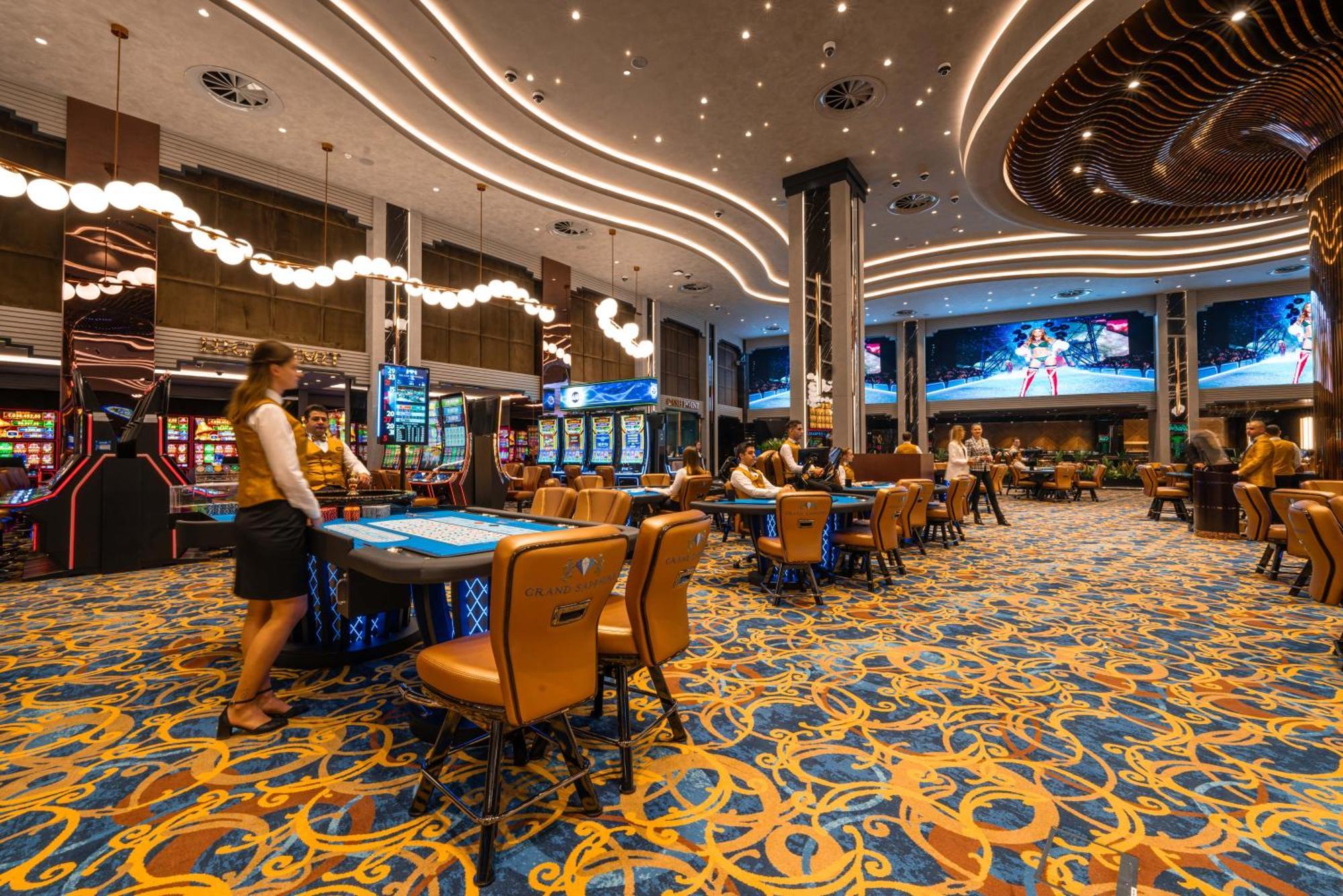 Grand Sapphire Resort & Casino Trikomo Exterior photo