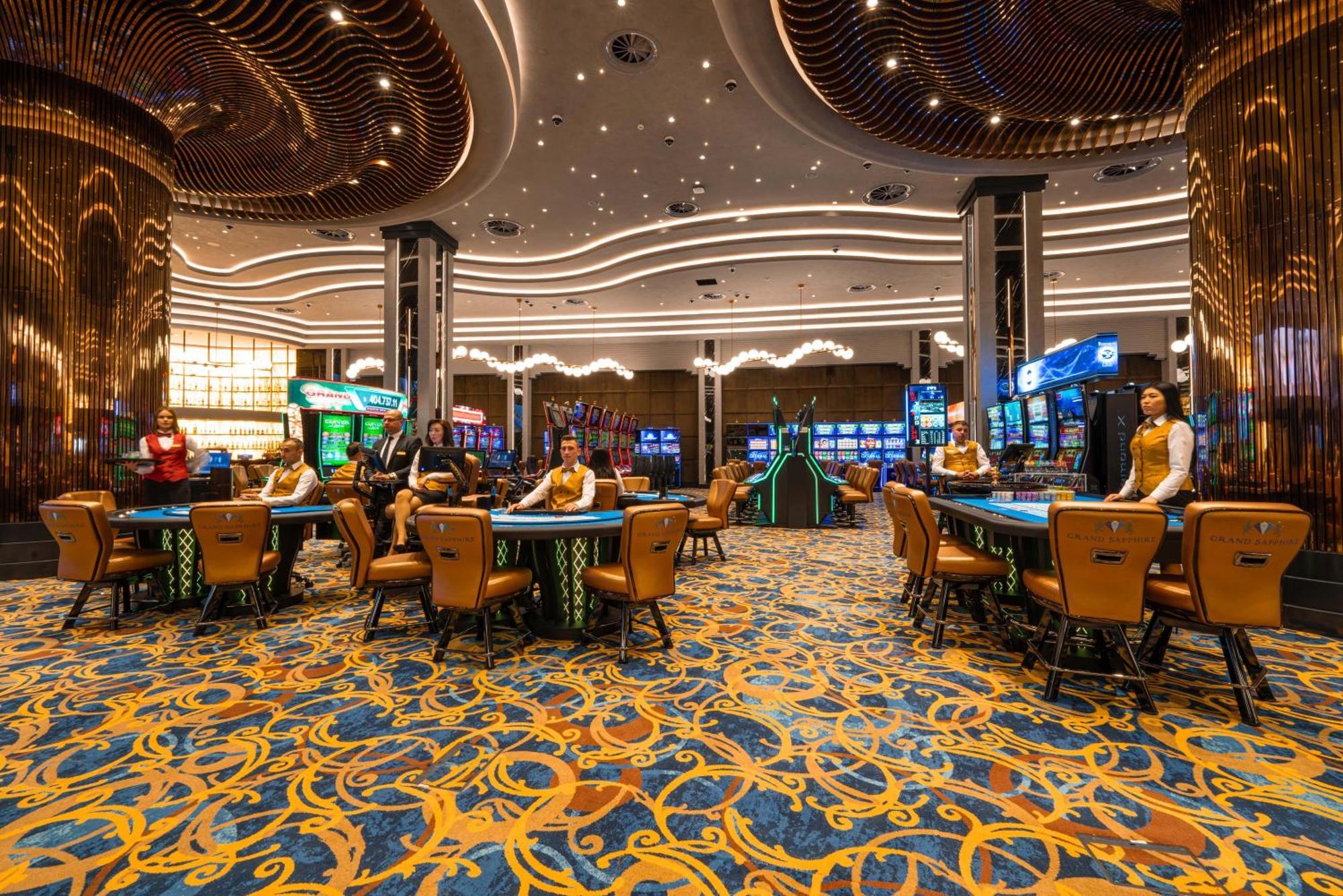 Grand Sapphire Resort & Casino Trikomo Exterior photo